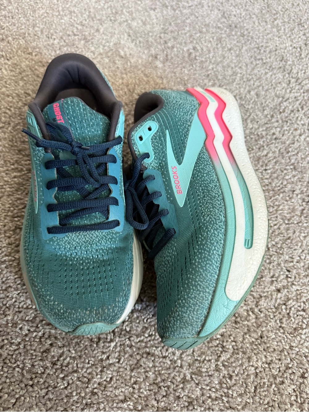 Brooks Women's Teal and Pink Athletic Running Shoes - Picture 15 of 16